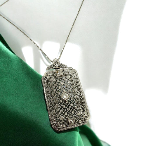 Art Deco White Gold Filigree Necklace