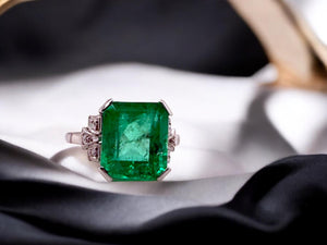 GIA Platinum Art Deco 5.47 Carat Colombian Emerald Ring