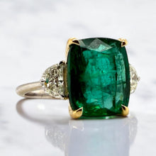 Contemporary 5 Carat Emerald & Diamond Cocktail Ring 18K Gold