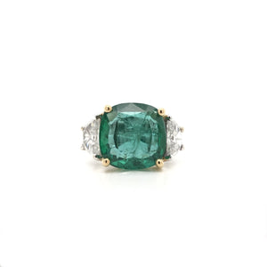 CONTEMPORARY ESTATE 7.88 CARAT EMERALD AND DIAMOND RING