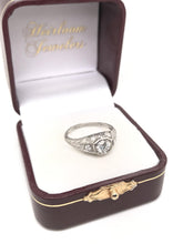 ANTIQUE ART DECO 0.60 CARAT DIAMOND PLATINUM FILIGREE RING