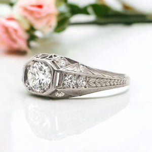 ANTIQUE ART DECO 0.60 CARAT DIAMOND PLATINUM FILIGREE RING